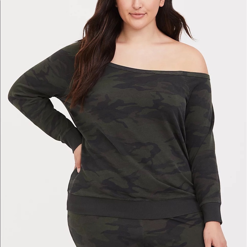 Camo off shoulder sweatshirt